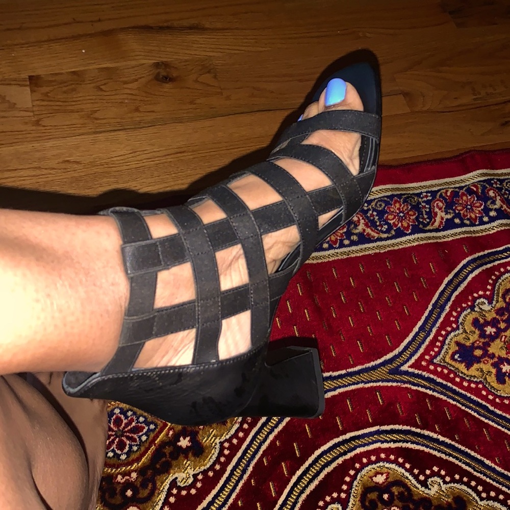 Donald Pliner Sandals. Brand new!